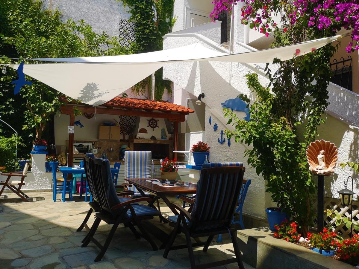 Haus Niko Apartments And Suites Néa Potídea Kültér fotó