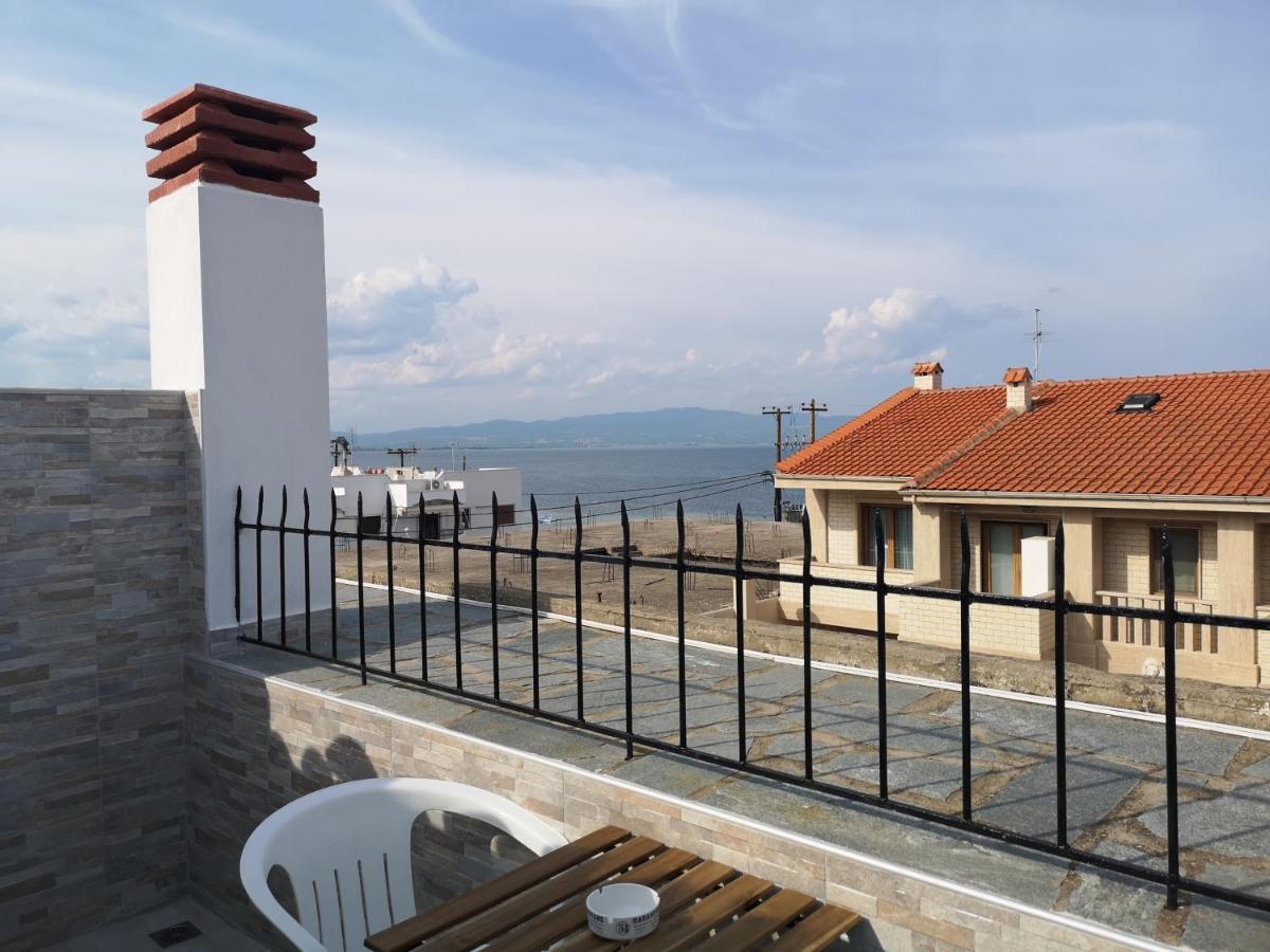 Haus Niko Apartments And Suites Néa Potídea Kültér fotó