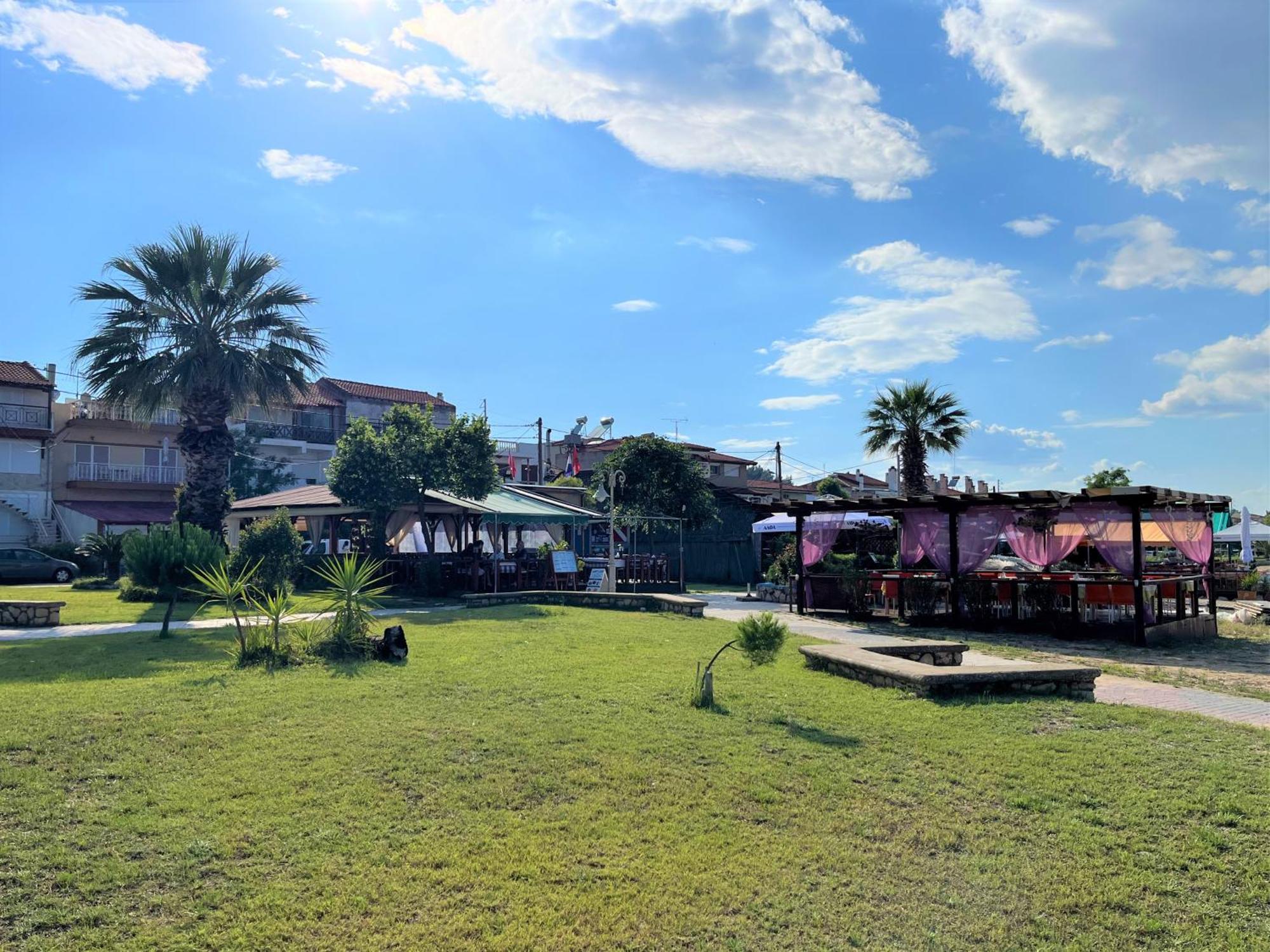 Haus Niko Apartments And Suites Néa Potídea Kültér fotó