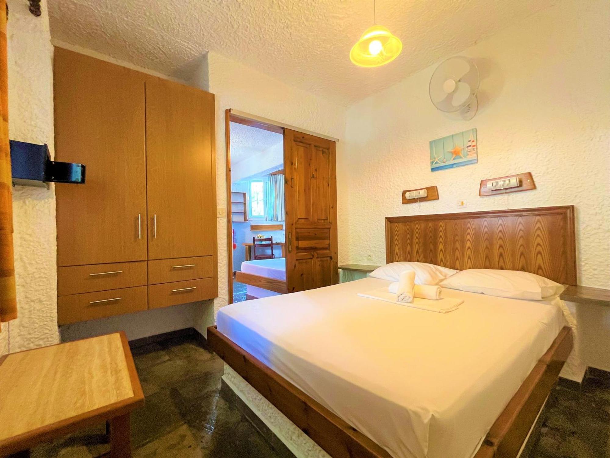 Haus Niko Apartments And Suites Néa Potídea Kültér fotó