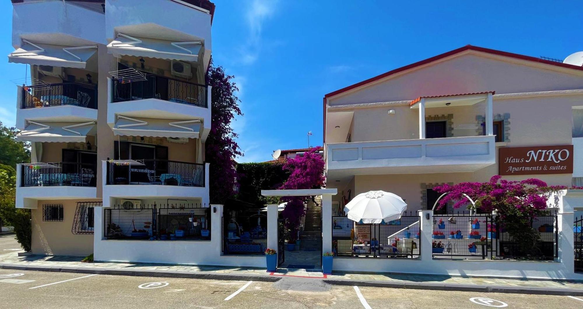 Haus Niko Apartments And Suites Néa Potídea Kültér fotó