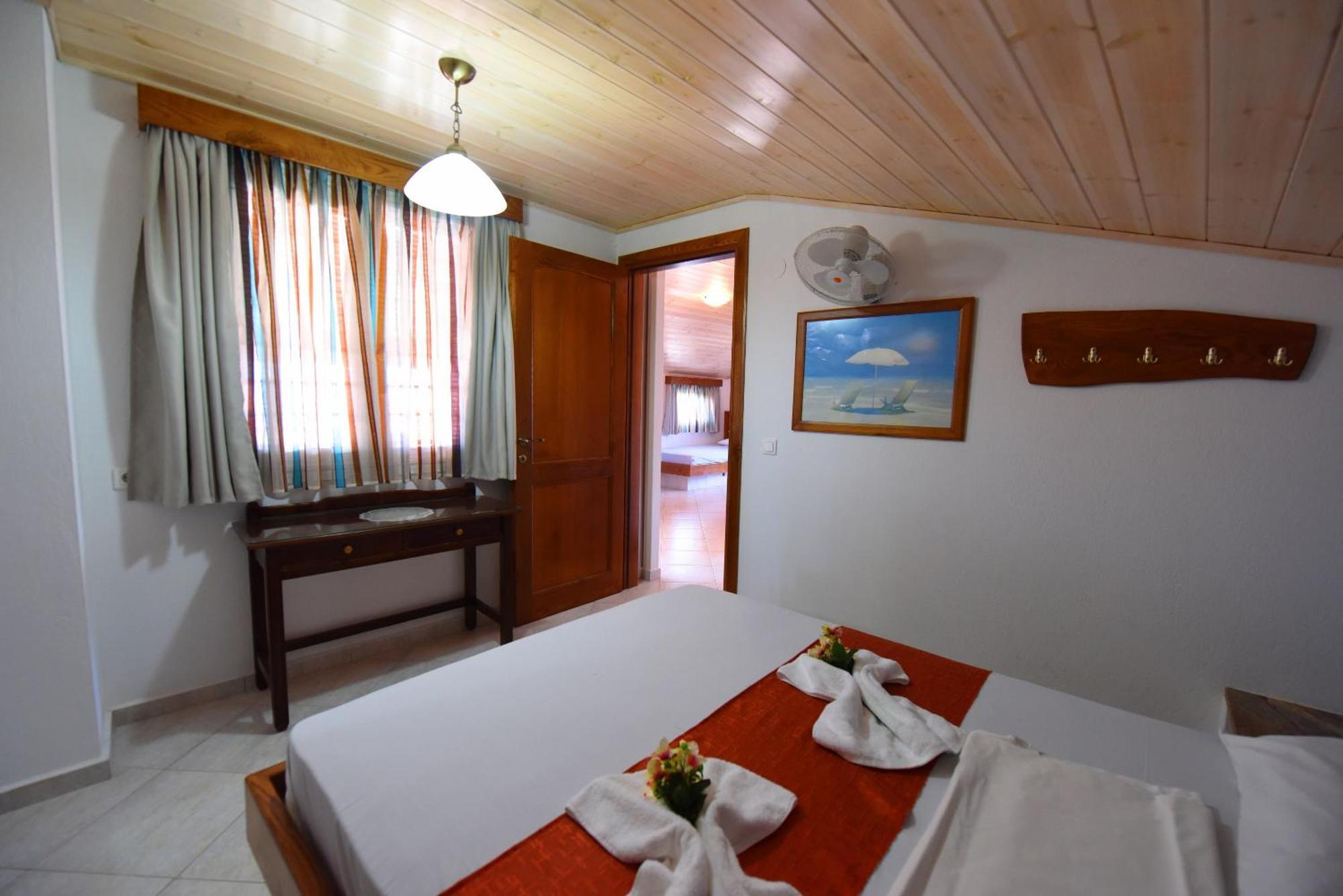 Haus Niko Apartments And Suites Néa Potídea Szoba fotó